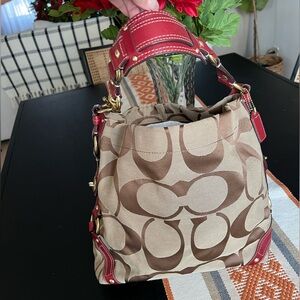 ❤️Coach Carly bag